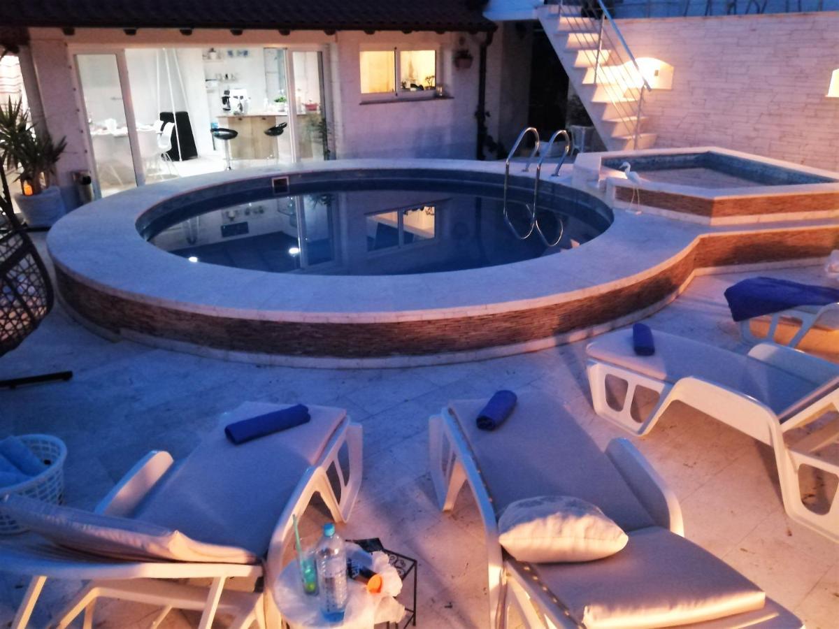 Apartments Rustika Toscana Vodice Exterior photo